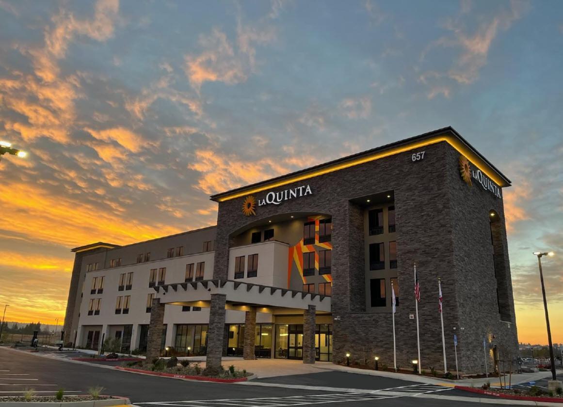 La Quinta Inn And Suites By Wyndham Линкълн Екстериор снимка