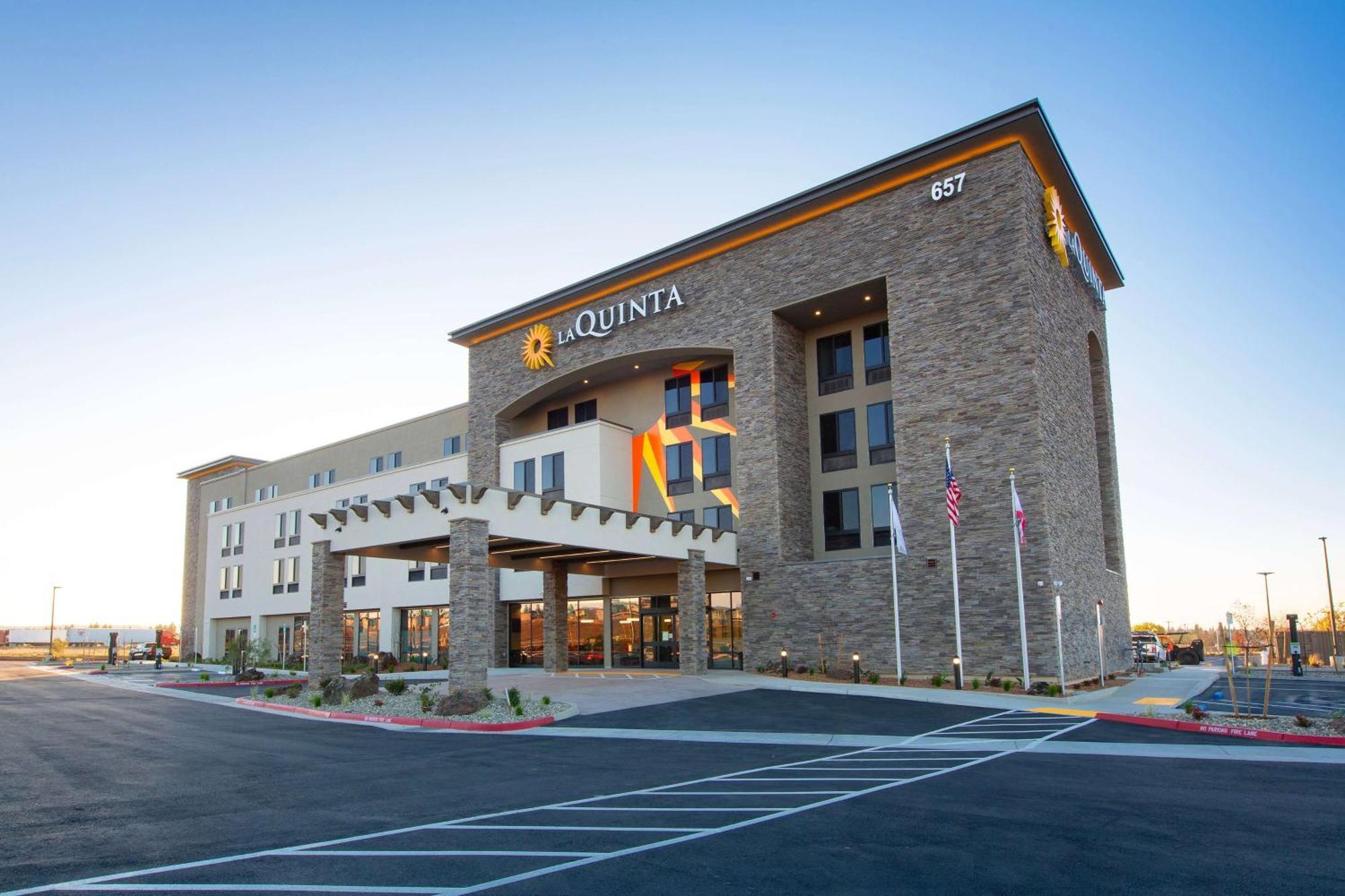 La Quinta Inn And Suites By Wyndham Линкълн Екстериор снимка