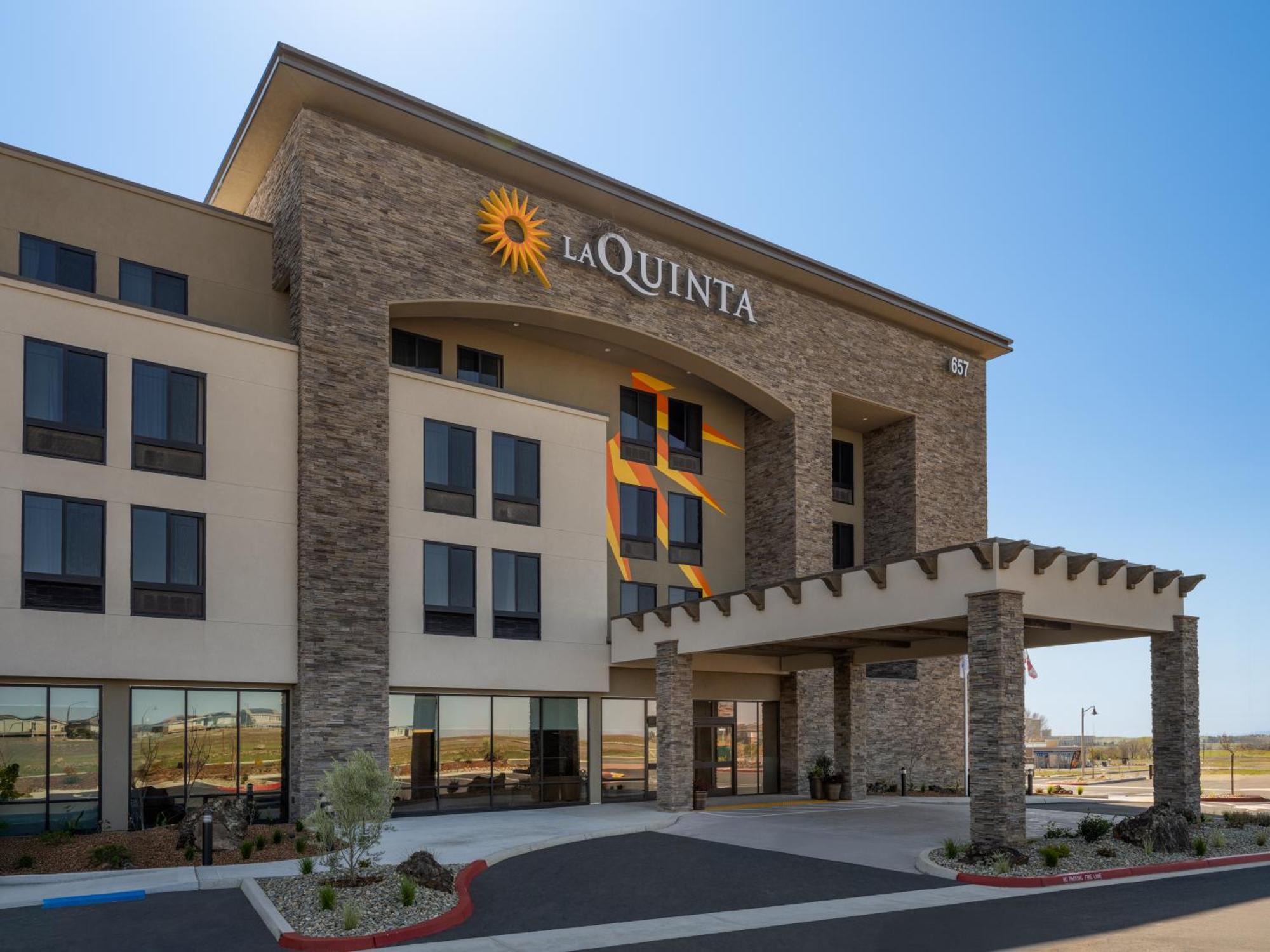 La Quinta Inn And Suites By Wyndham Линкълн Екстериор снимка