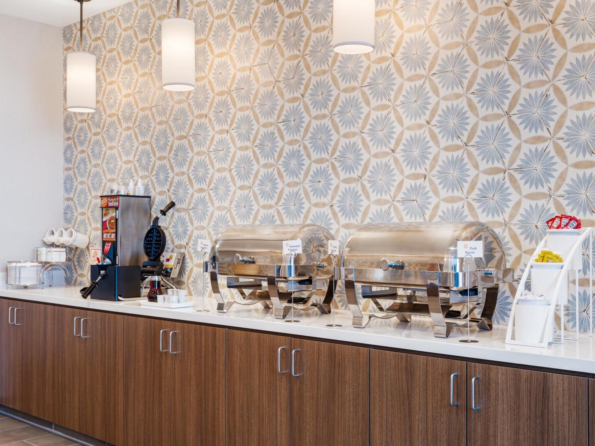 La Quinta Inn And Suites By Wyndham Линкълн Екстериор снимка