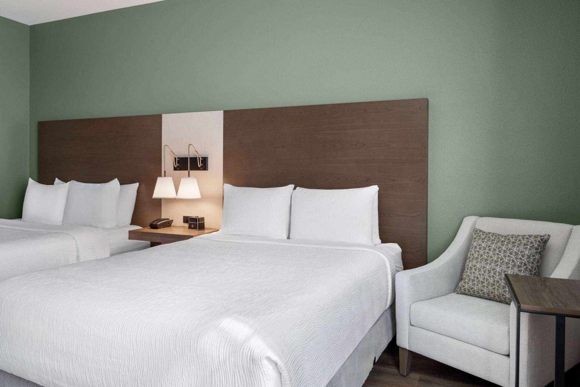 La Quinta Inn And Suites By Wyndham Линкълн Екстериор снимка